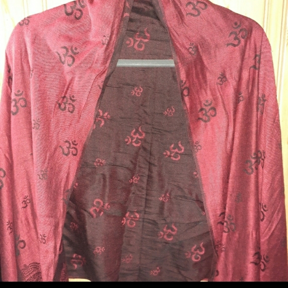 Beautiful Red Scarf/Wrap - Picture 5 of 5